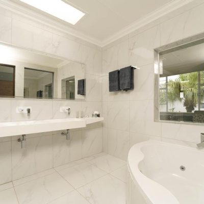 AvA Guest House - Quellerina, Randburg - Inside Room Comfortable His and Her Basin set with Jacuzzi bath - Room 1