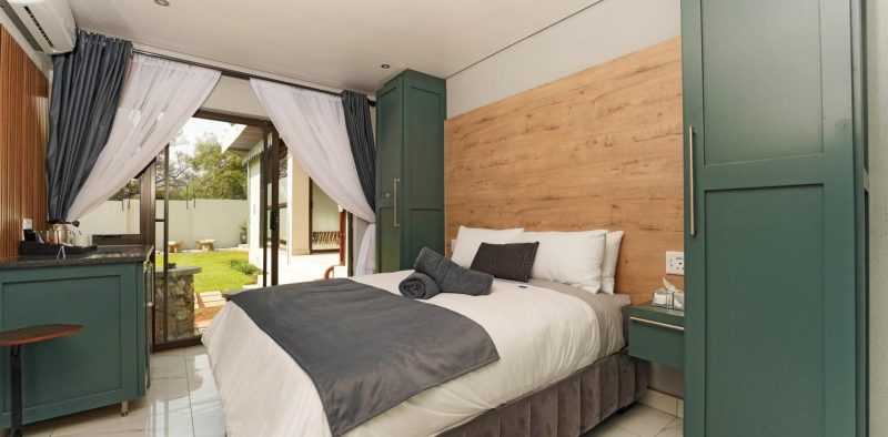 AvA Guest House - Quellerina, Randburg - Executive Queen Room view - Room 3