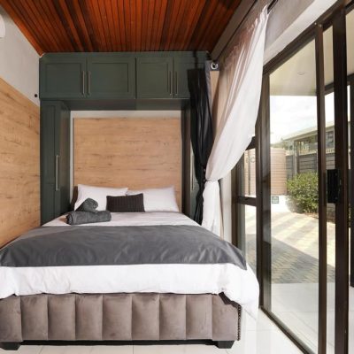 AvA Guest House - Deluxe Queen (Room5)